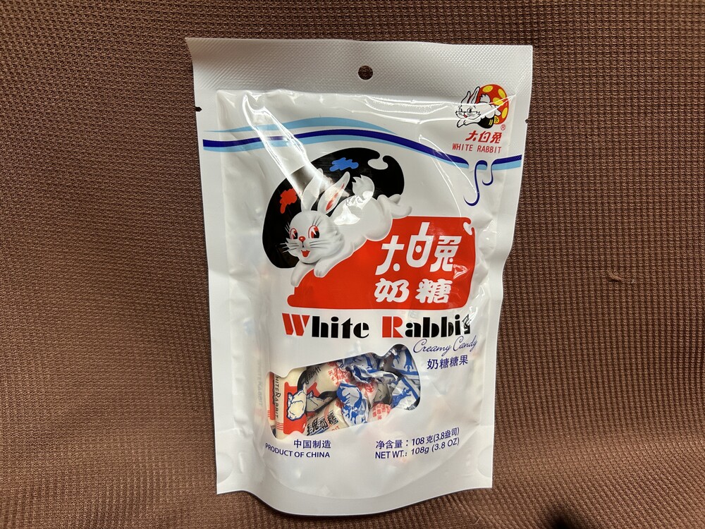 上海土産 白いうさぎが目印のWhite Rabbit キャンディー