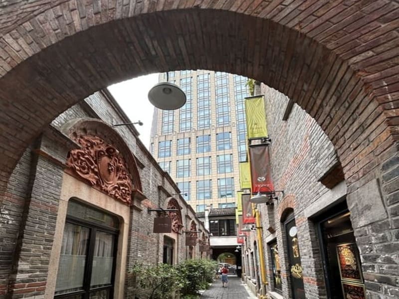 上海新天地の石門