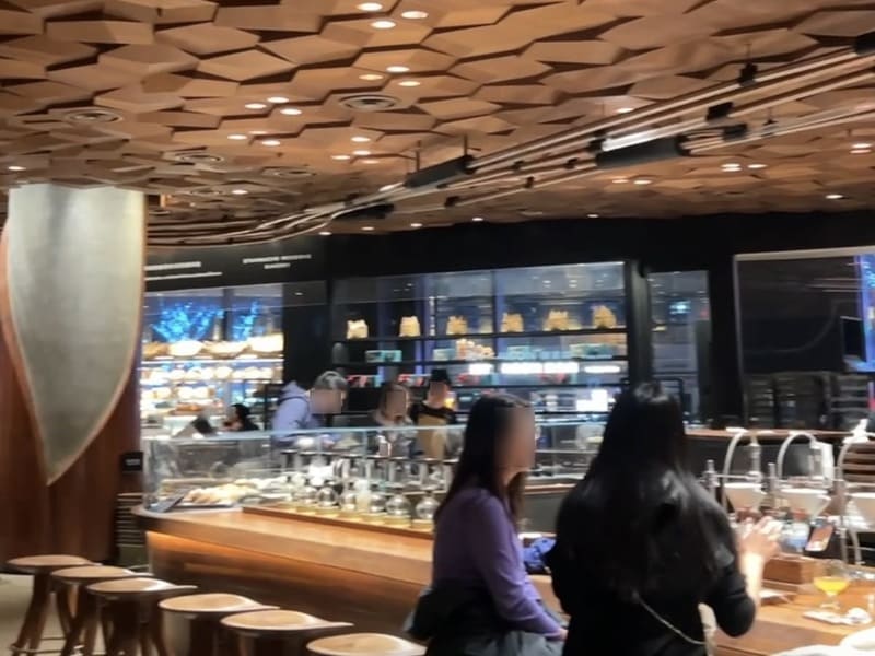 上海スタバロースタリーのティーバー。コーヒーが苦手でも本格的な紅茶が楽しめます。