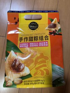 上海スーパーで購入したパウチされたチマキ